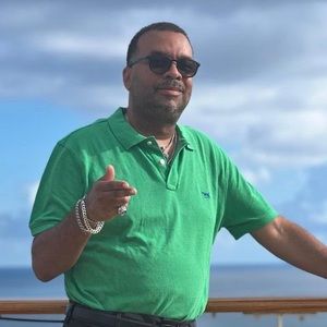 Meet your Posher, Vernon